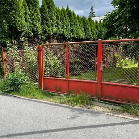 Lägenhet Apartmanek U Reky
